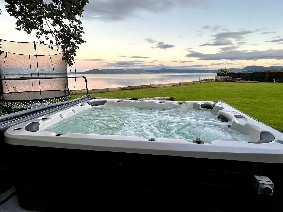 Cozy Lakeside Oasis Rotorua